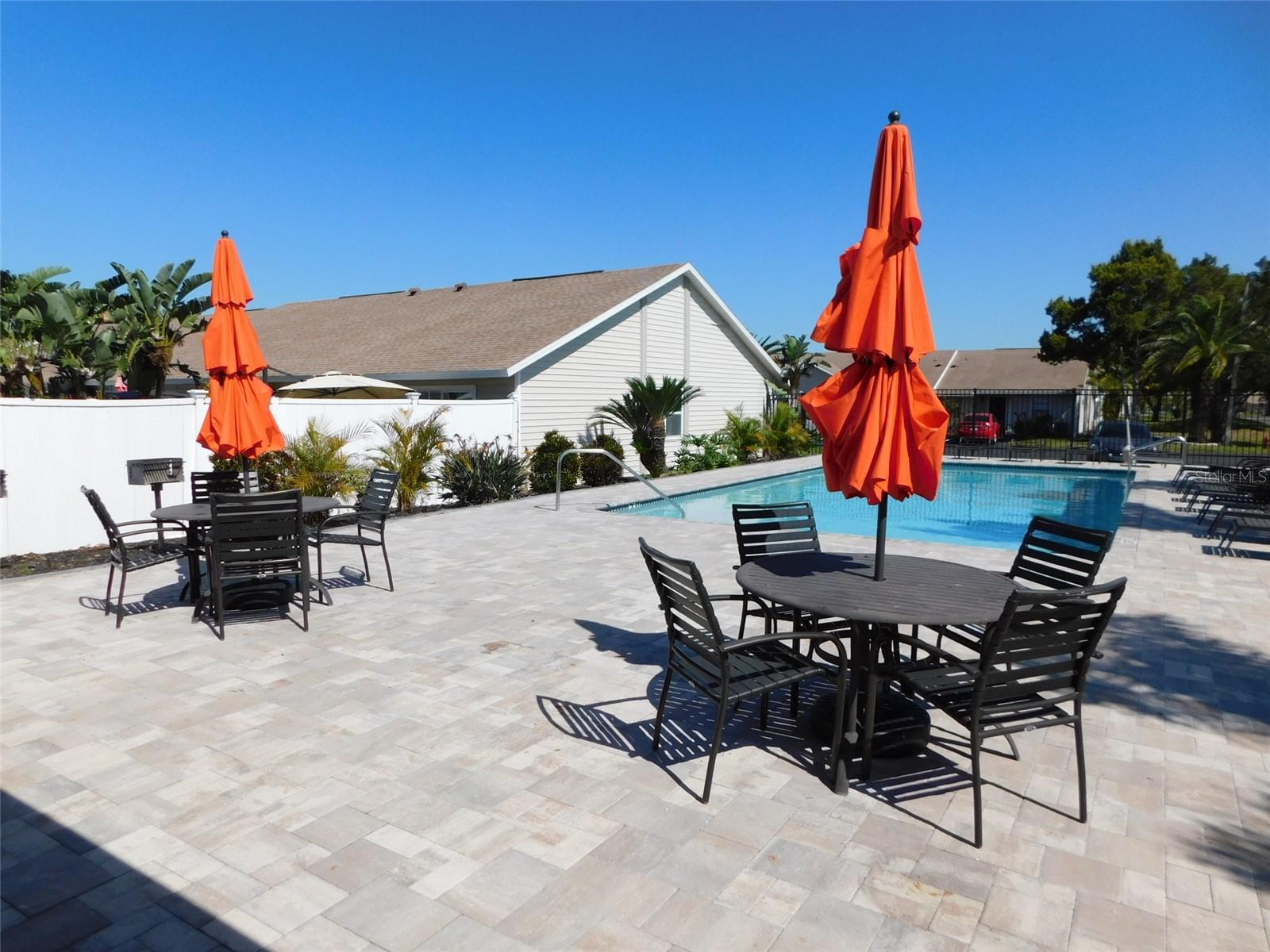 HIDDEN LAKE VILLAS - Residential Lease