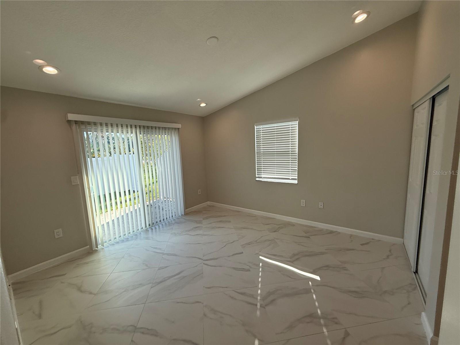 HIDDEN LAKE VILLAS - Residential Lease