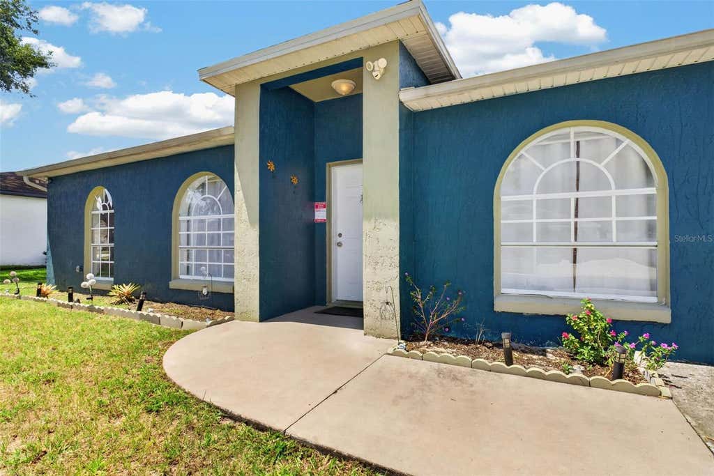 Photo of 125 Cherokee Drive, Auburndale, FL 33823 (MLS # S5156148)