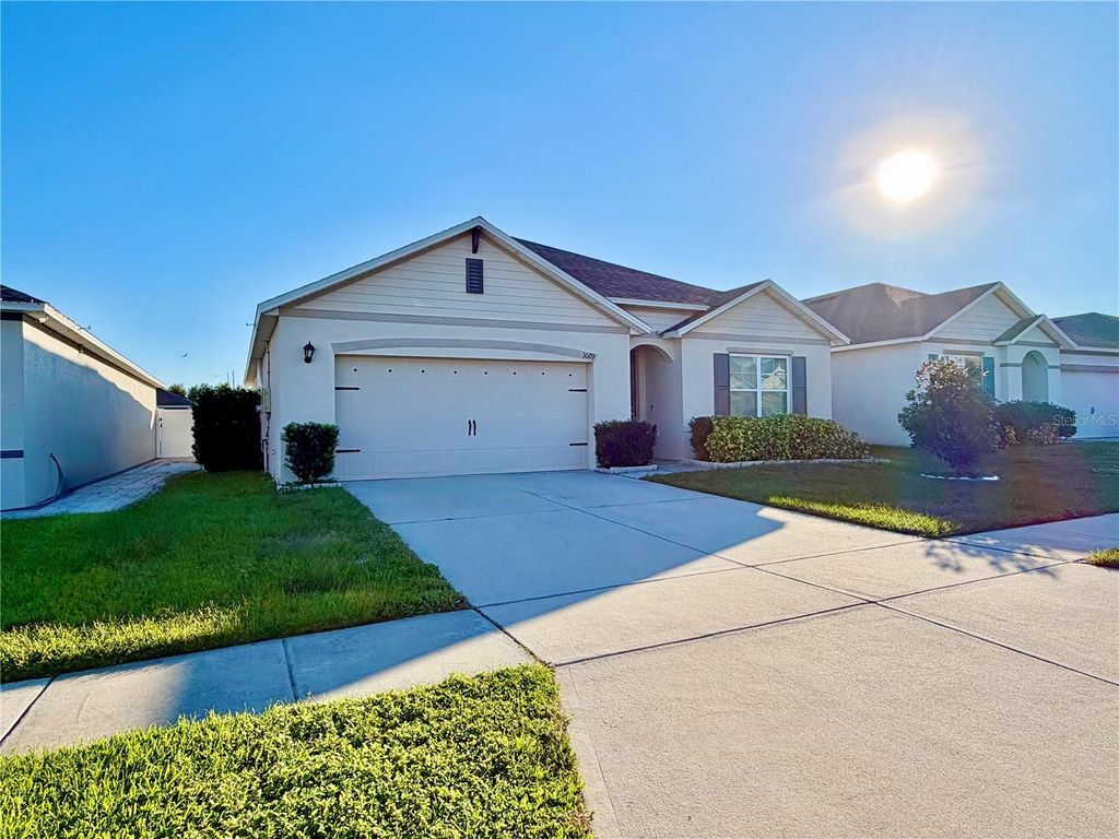 Photo of 3029 Country Club Circle, Winter Haven, FL 33881 (MLS # S5139784)