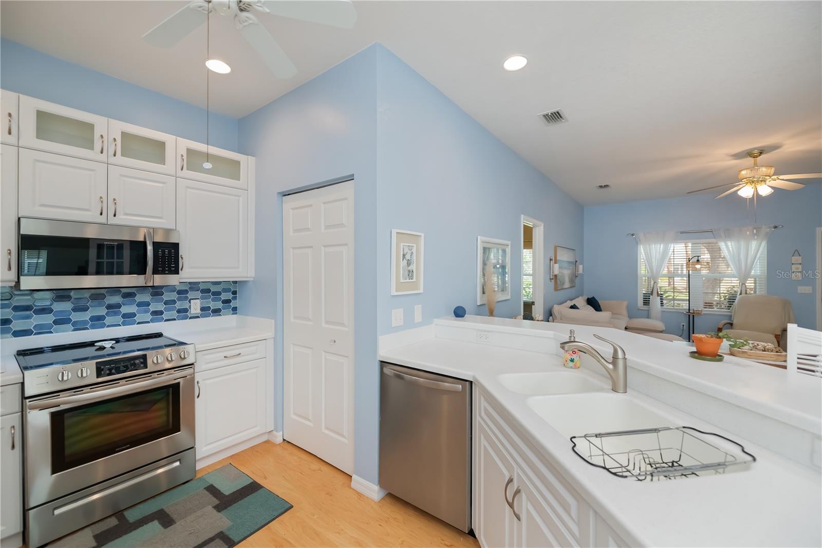 HERITAGE OAK PARK - Residential