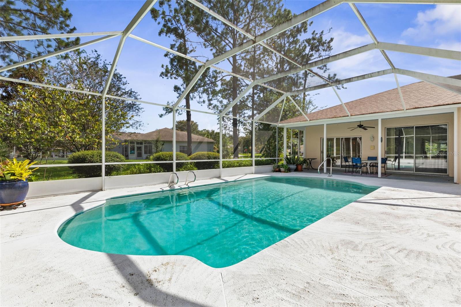 HAMPTONS - Residential