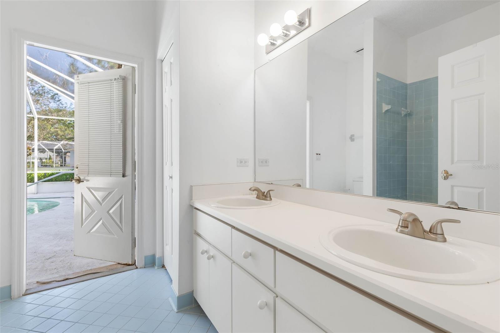 HAMPTONS - Residential