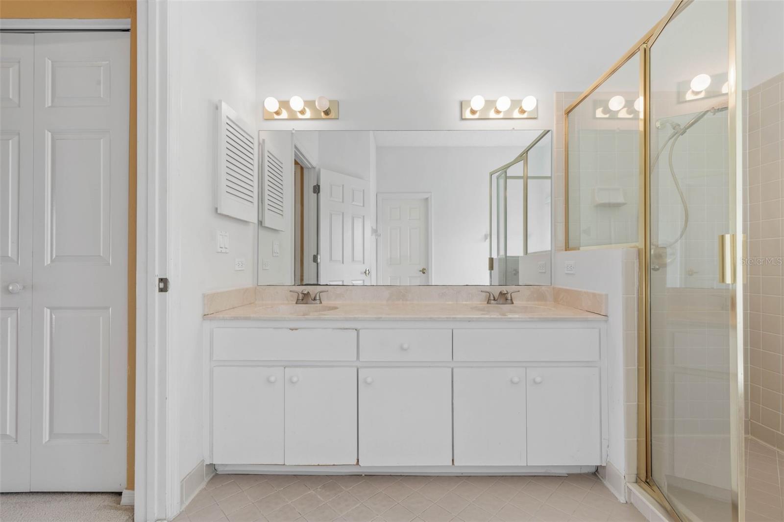 HAMPTONS - Residential