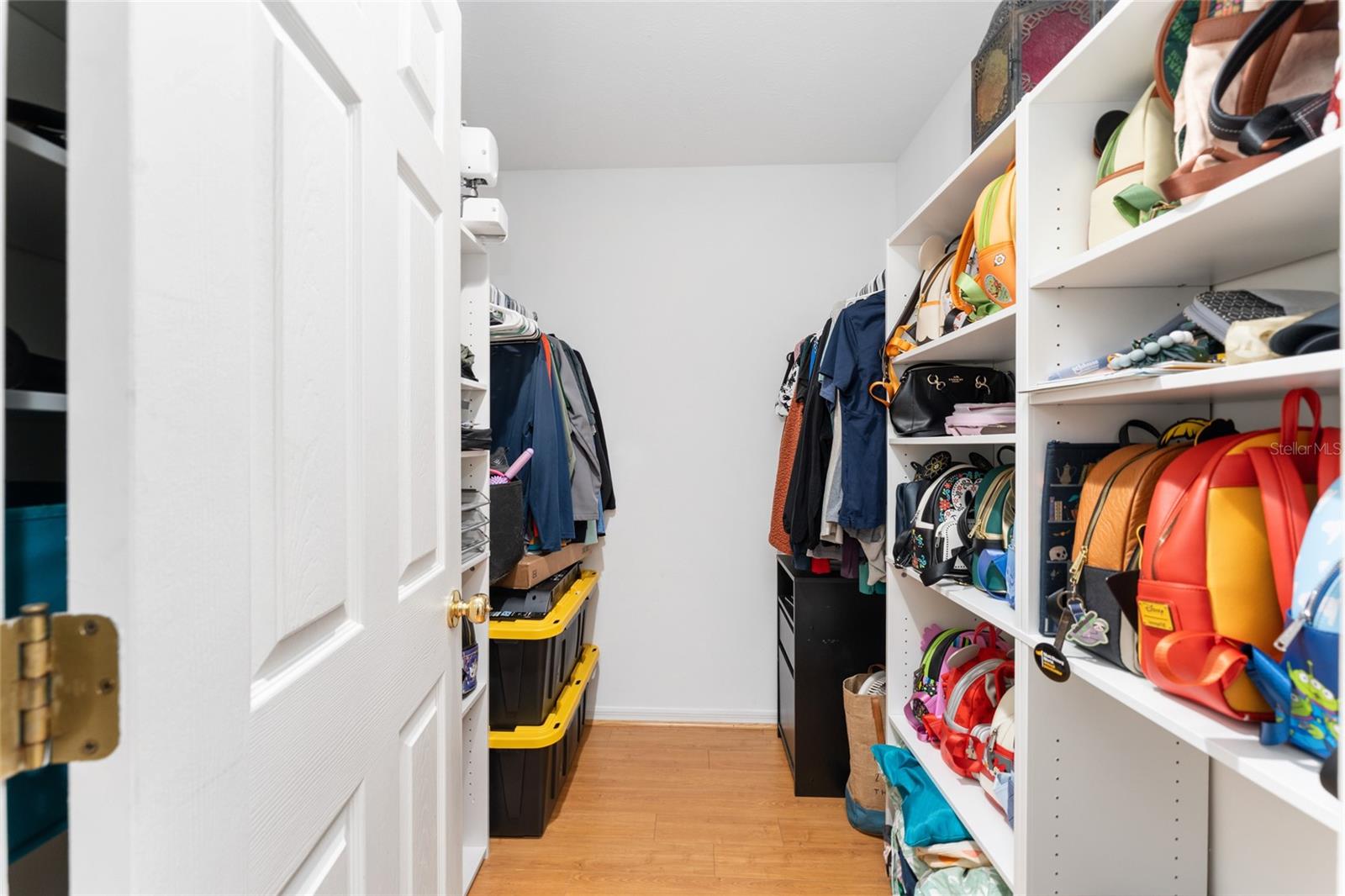 KINGS COURT - Residential