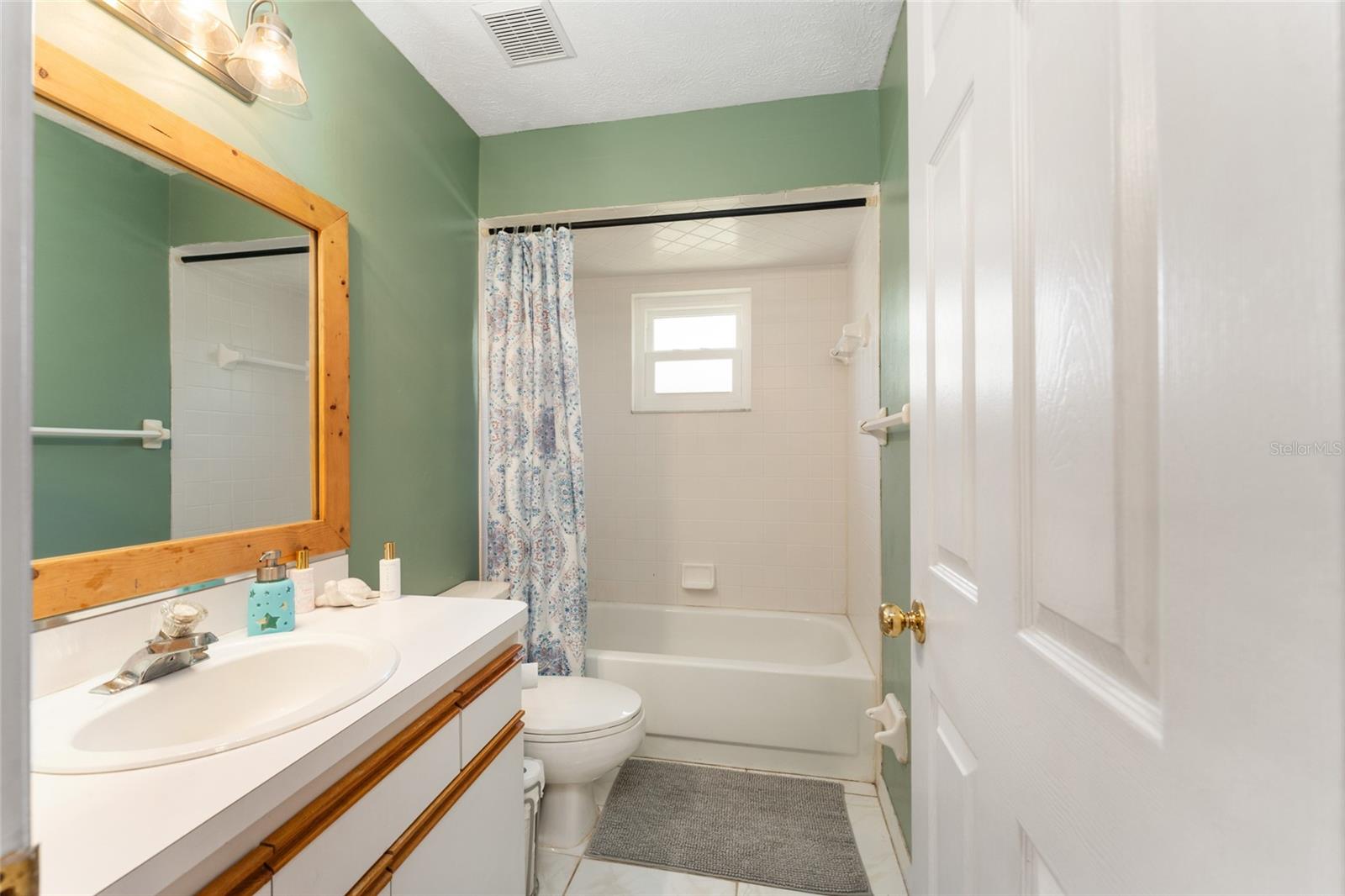 KINGS COURT - Residential