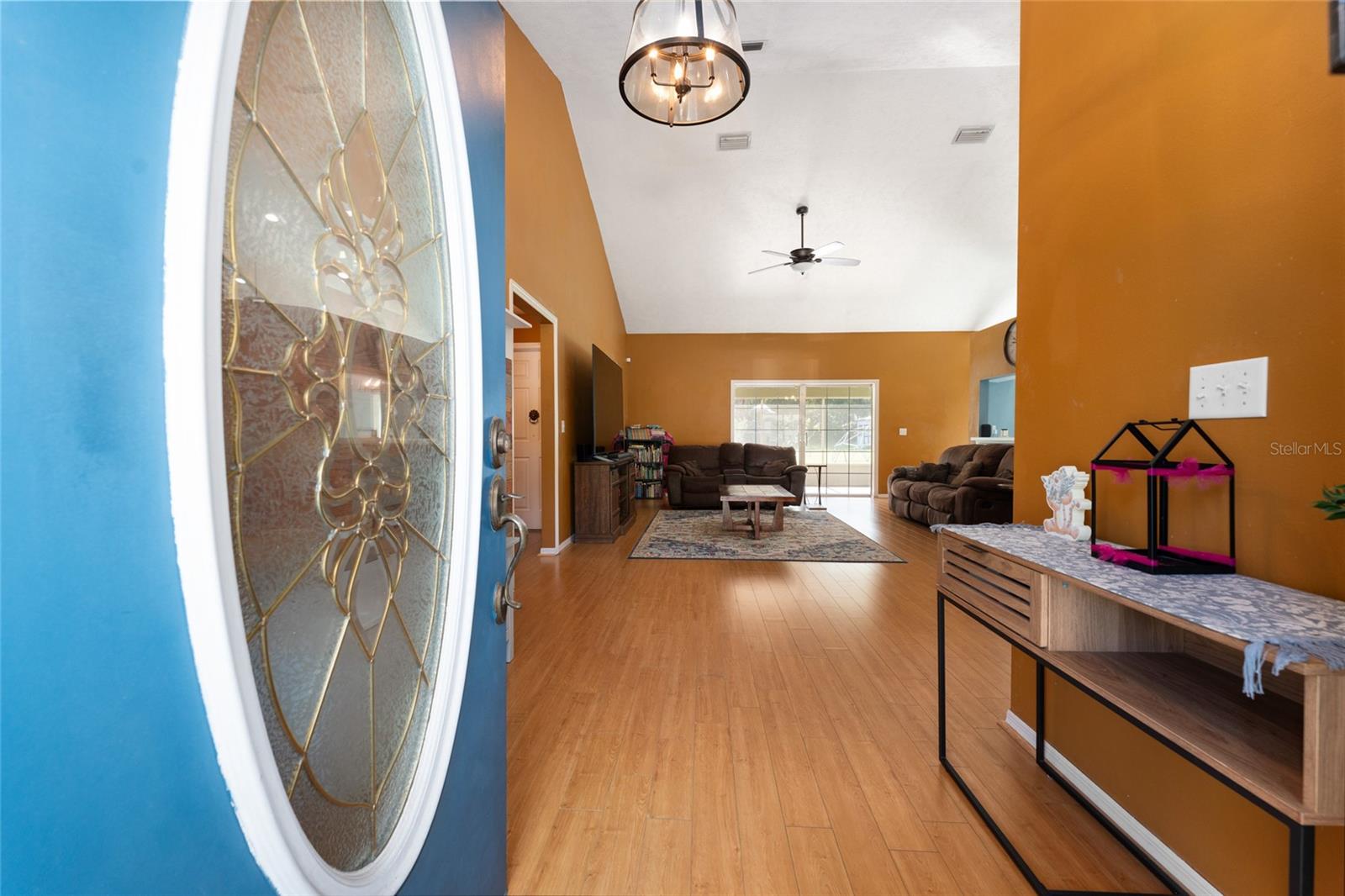 KINGS COURT - Residential