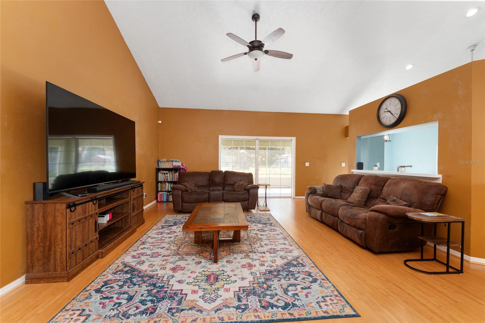 KINGS COURT - Residential