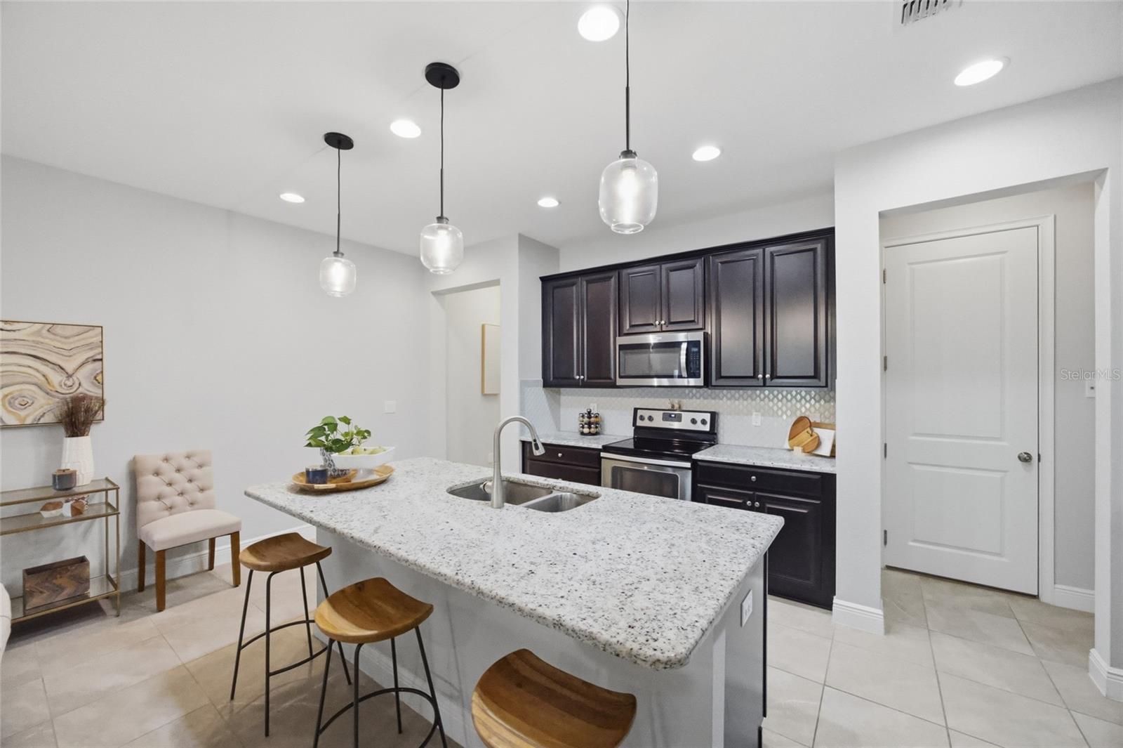 LAKESHORE PRESERVE - Residential