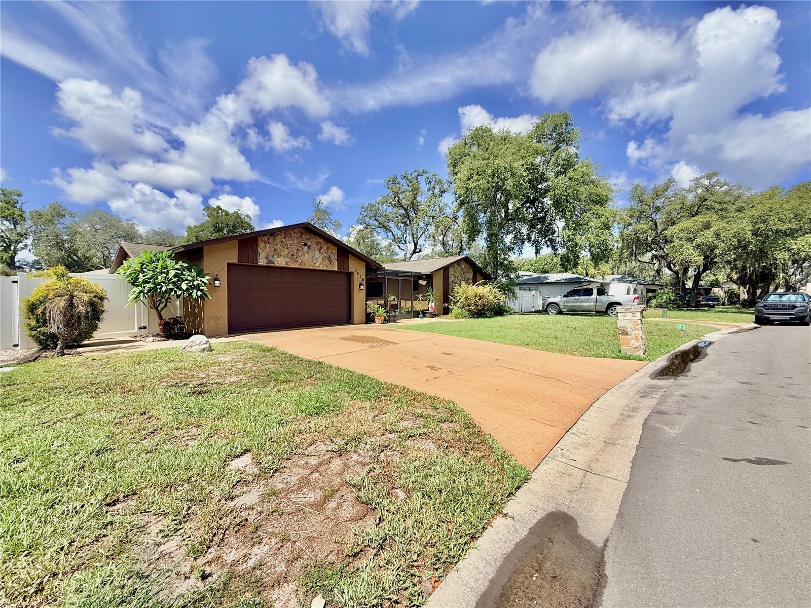7616 LAUREL OAK COURT