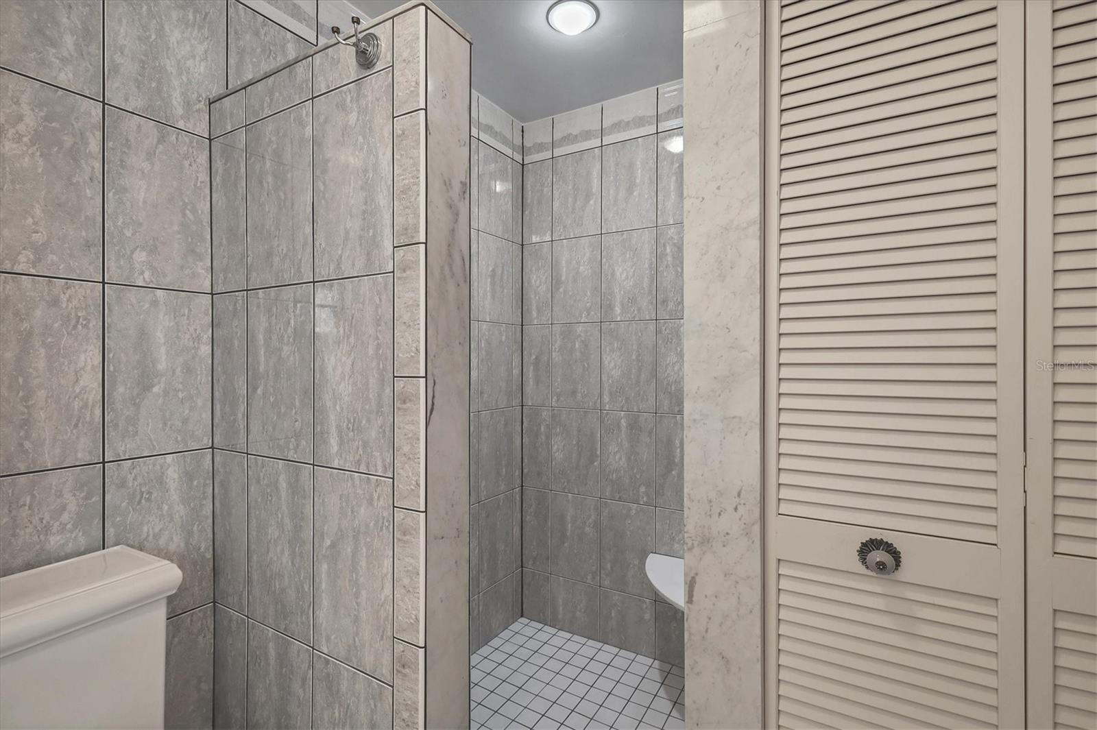 AVONDALE - Residential