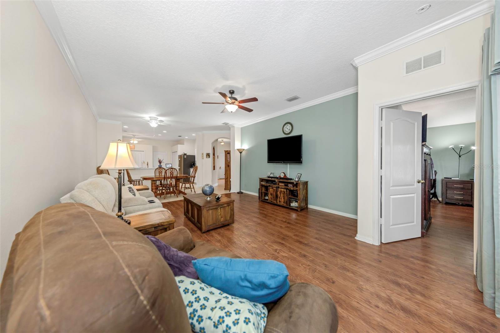 OAKSTEAD PARCEL 6 UNIT 1 AND PARCEL 7 PB 41 PG 099 - Residential