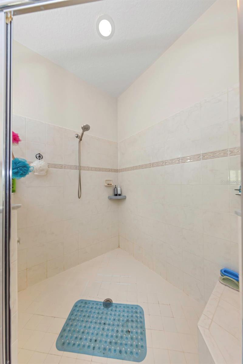 OAKSTEAD PARCEL 6 UNIT 1 AND PARCEL 7 PB 41 PG 099 - Residential