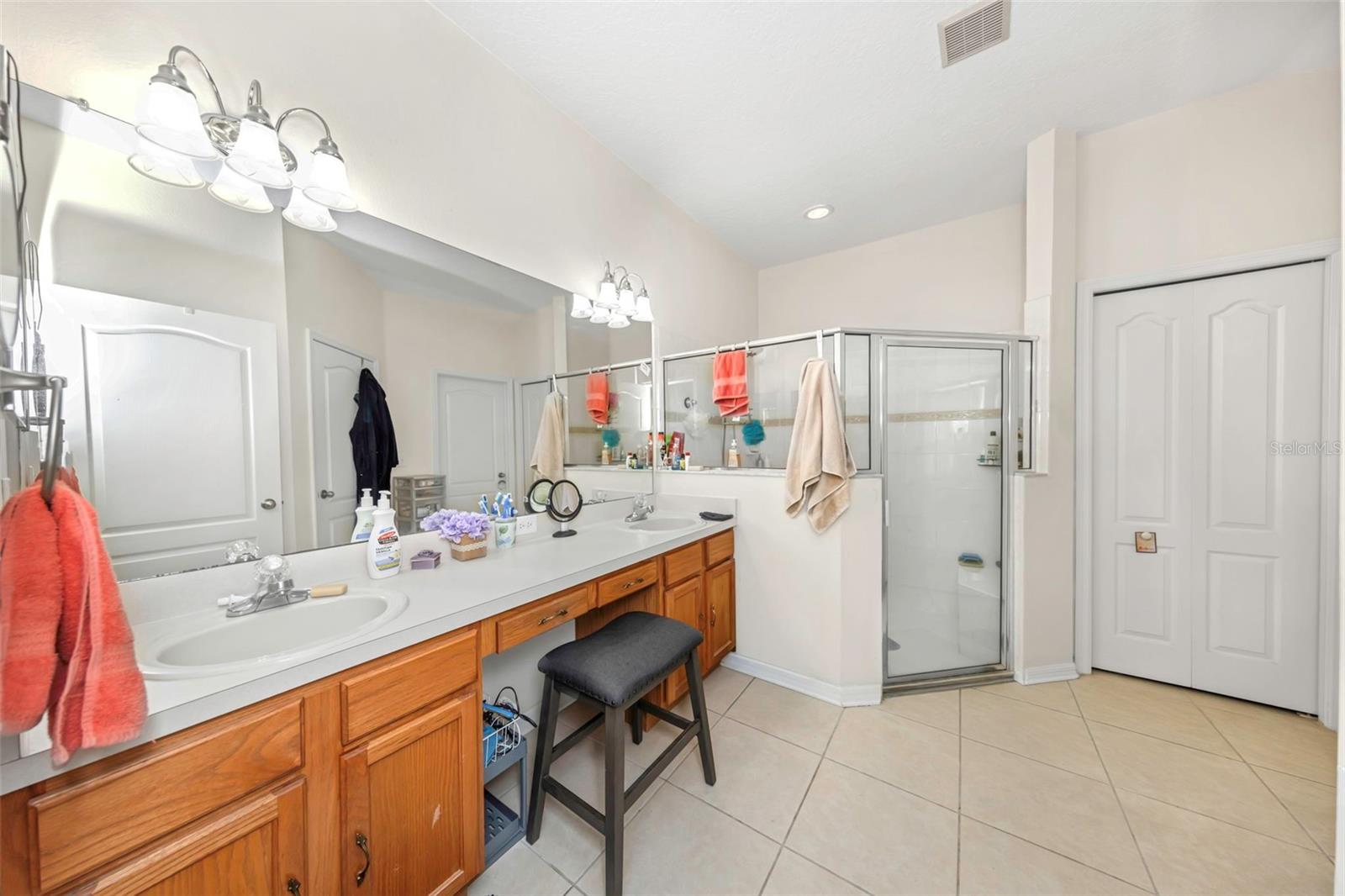 OAKSTEAD PARCEL 6 UNIT 1 AND PARCEL 7 PB 41 PG 099 - Residential