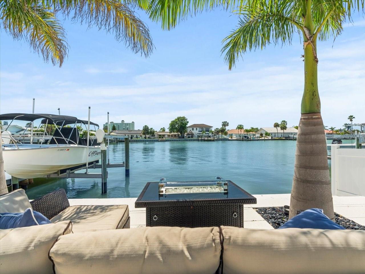 THREE PALMS POINT - Residential