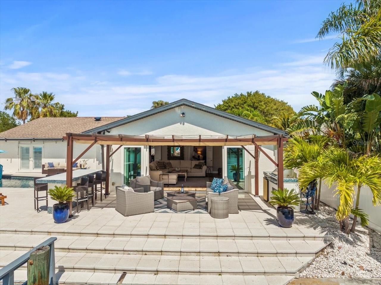 THREE PALMS POINT - Residential