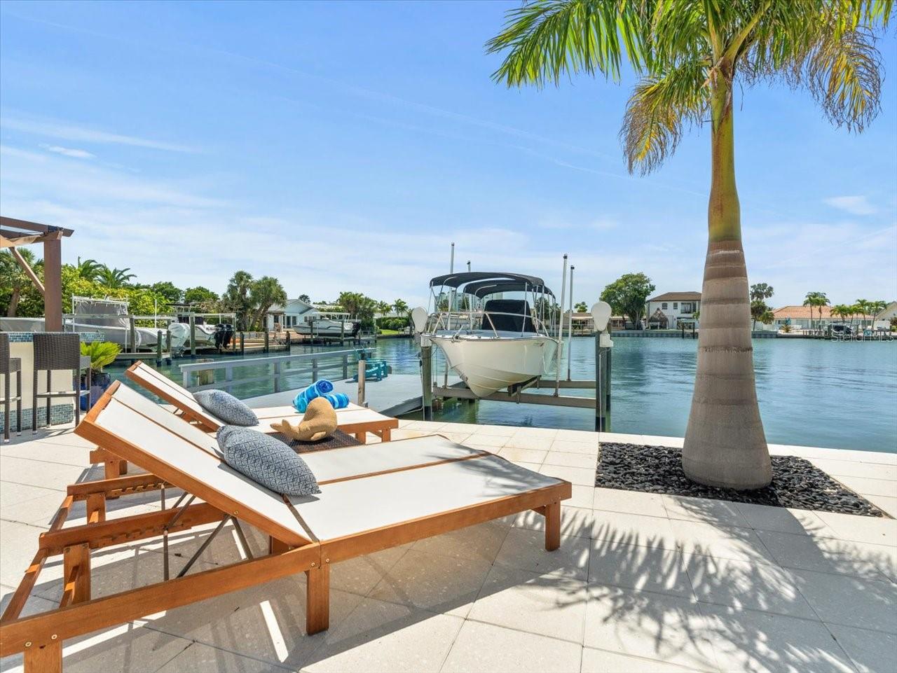 THREE PALMS POINT - Residential