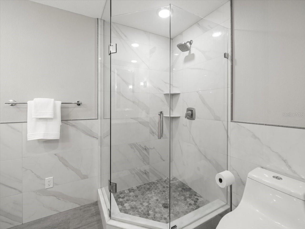 THREE PALMS POINT - Residential