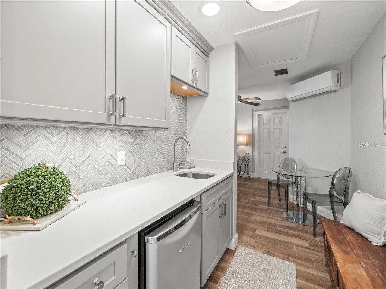 THREE PALMS POINT - Residential