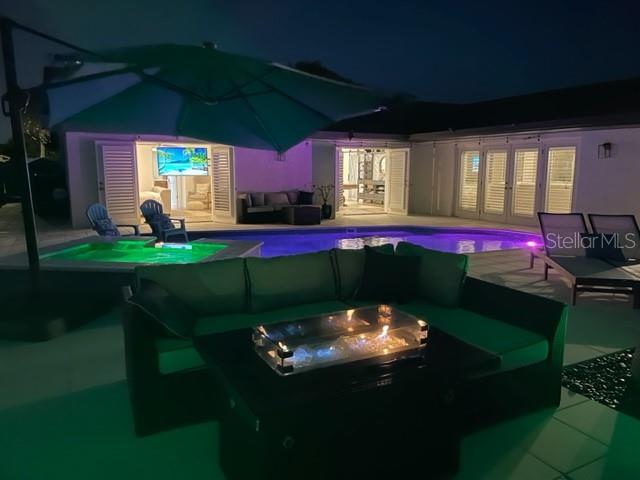 THREE PALMS POINT - Residential