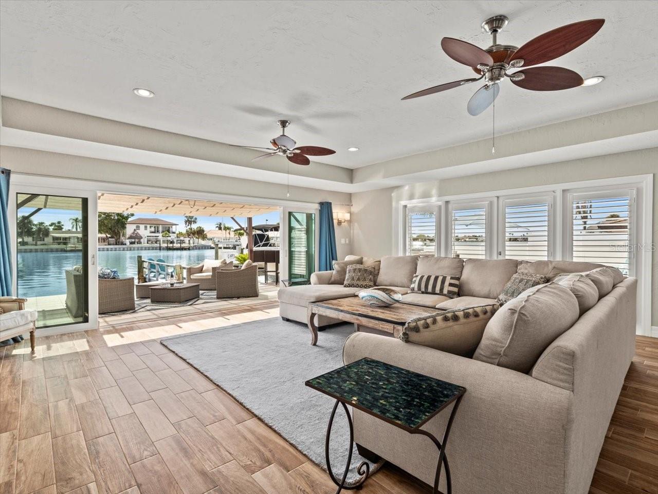 THREE PALMS POINT - Residential