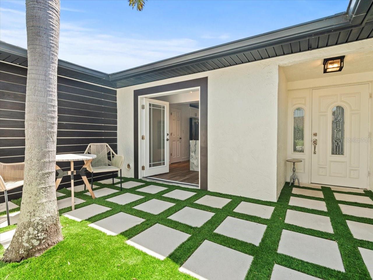 THREE PALMS POINT - Residential