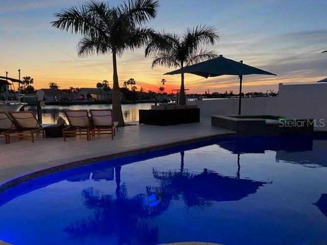 THREE PALMS POINT - Residential