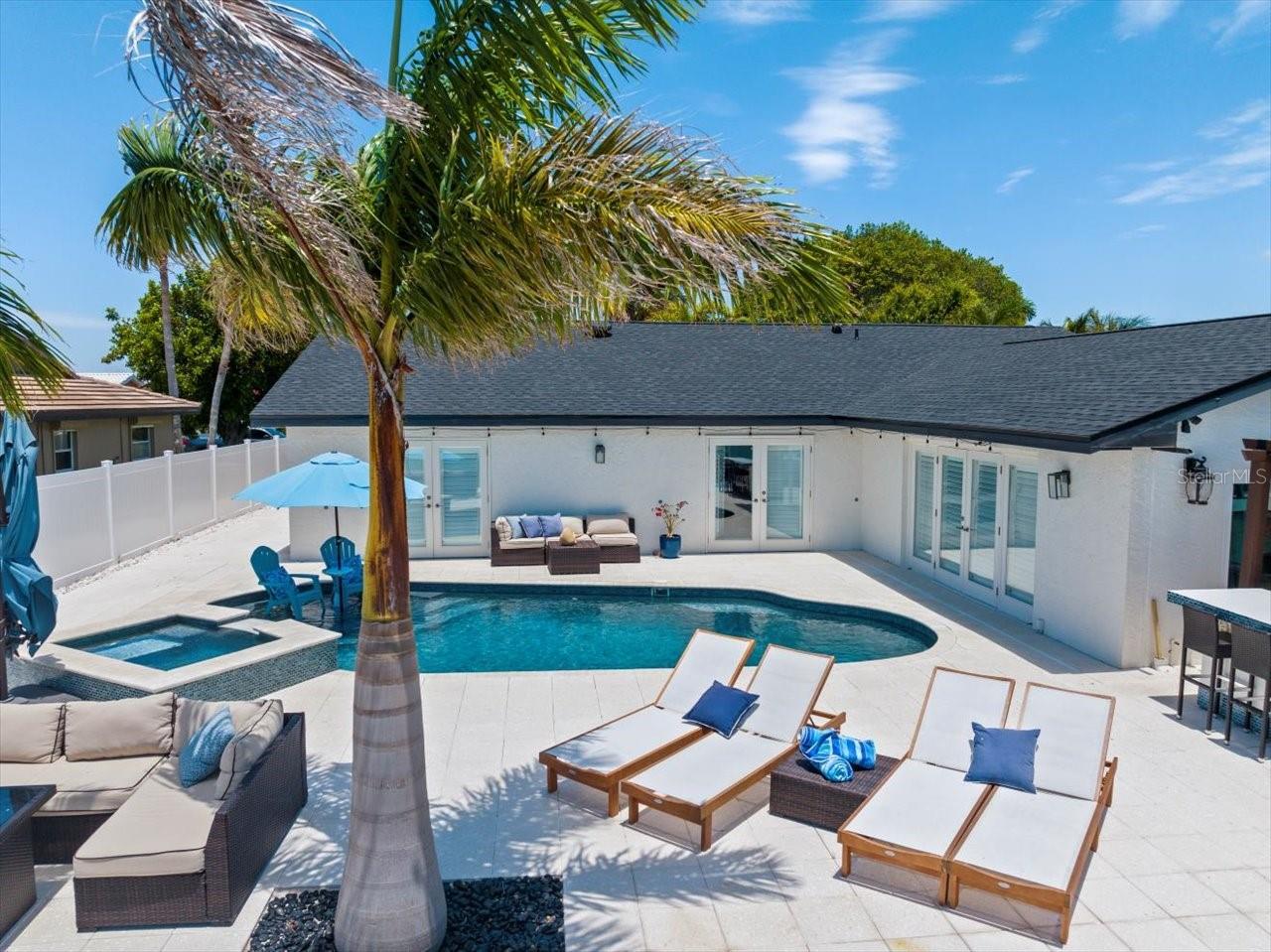 THREE PALMS POINT - Residential