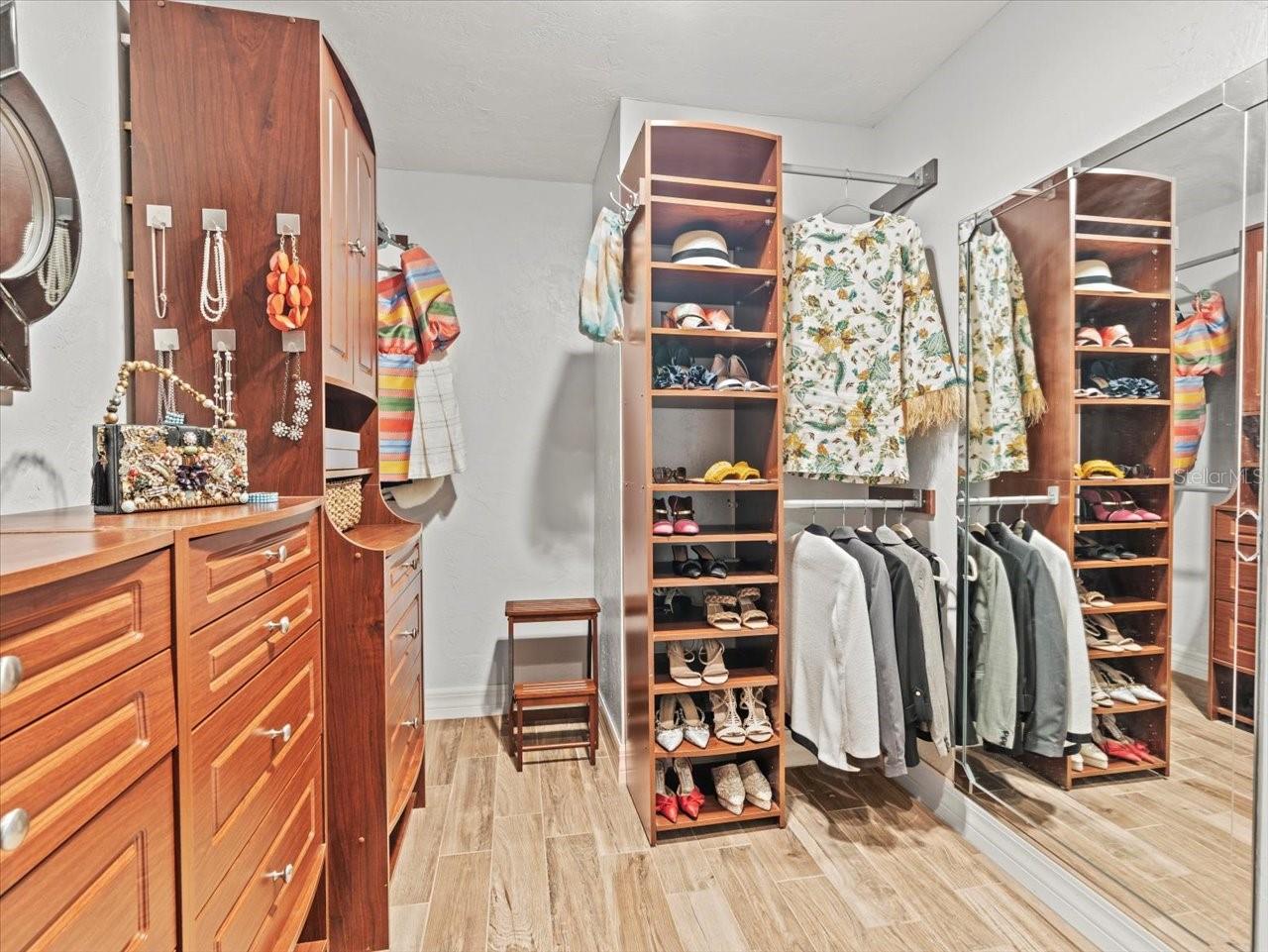 THREE PALMS POINT - Residential