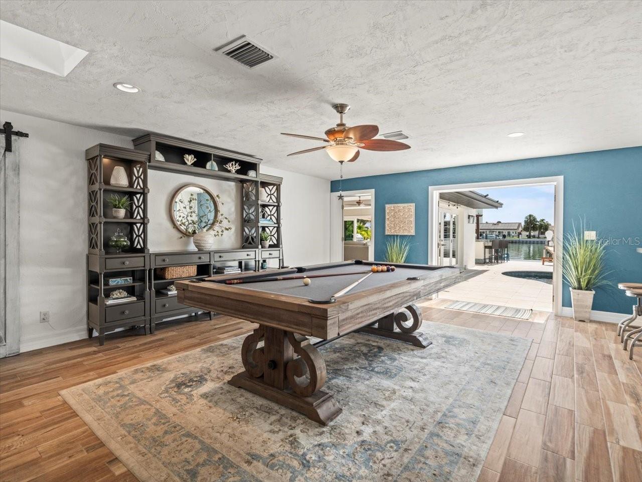 THREE PALMS POINT - Residential