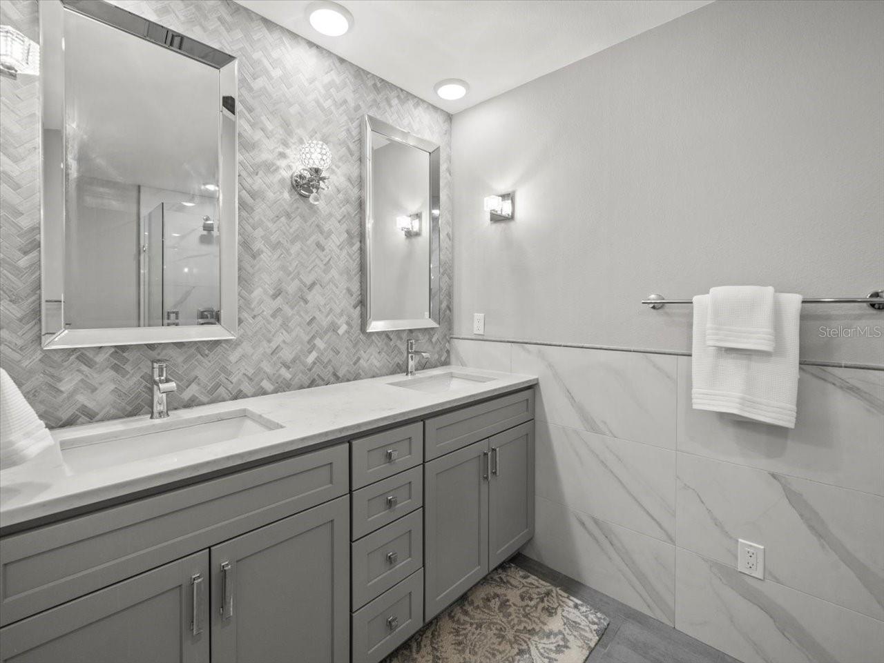 THREE PALMS POINT - Residential