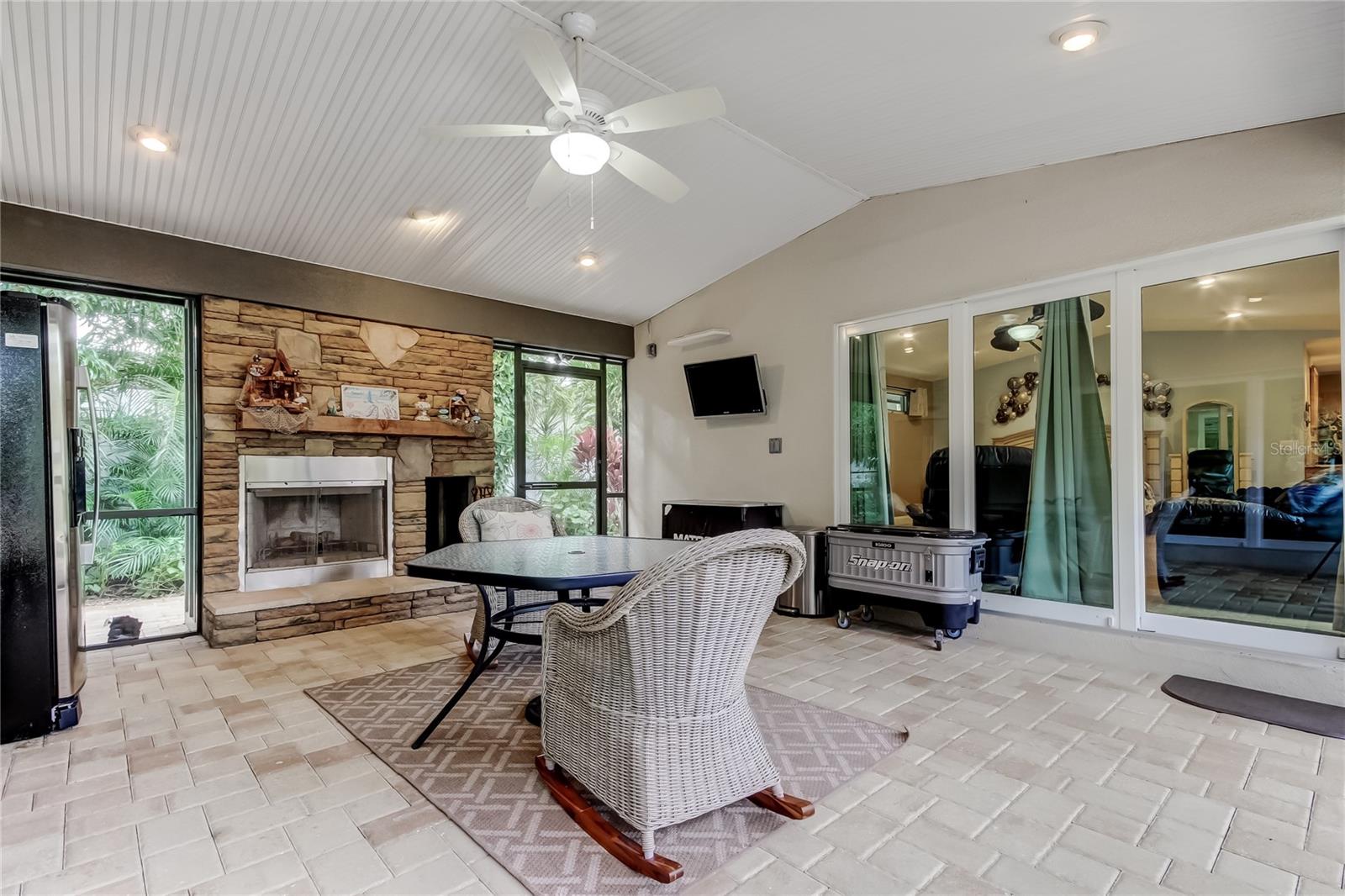 PINELLAS GROVES - Residential