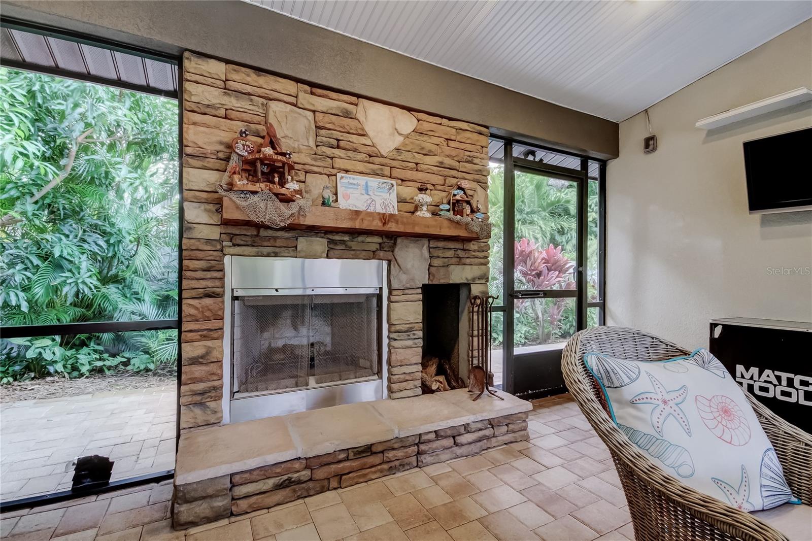 PINELLAS GROVES - Residential