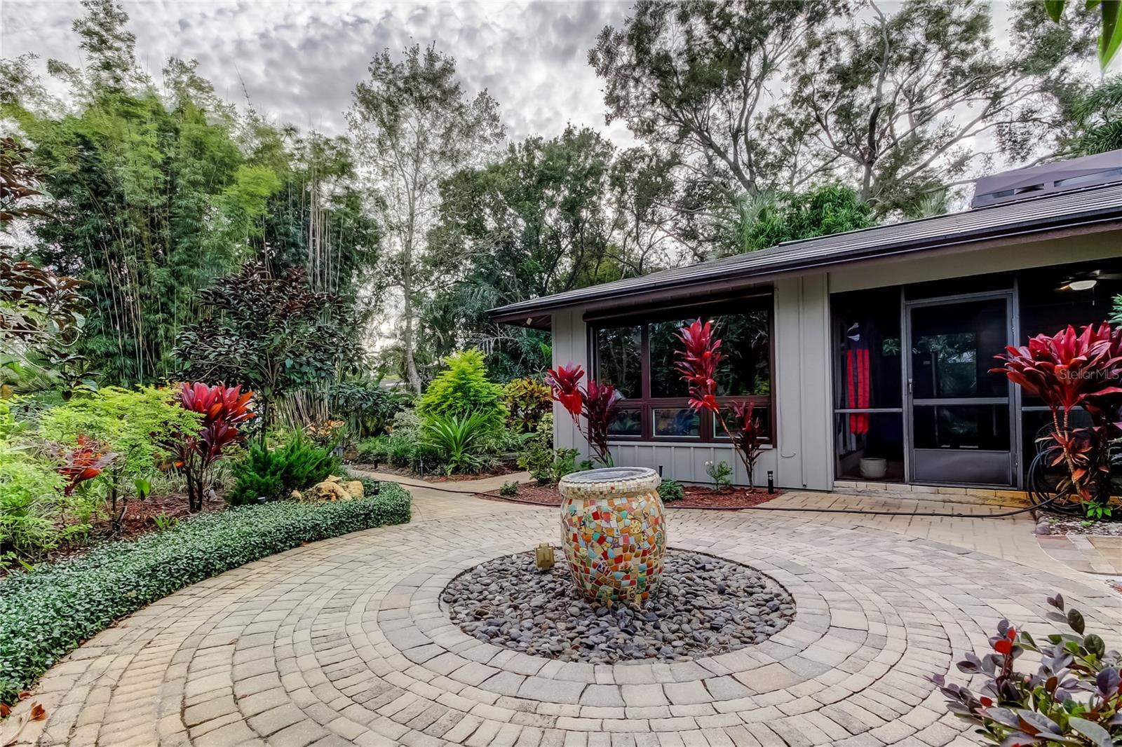 PINELLAS GROVES - Residential