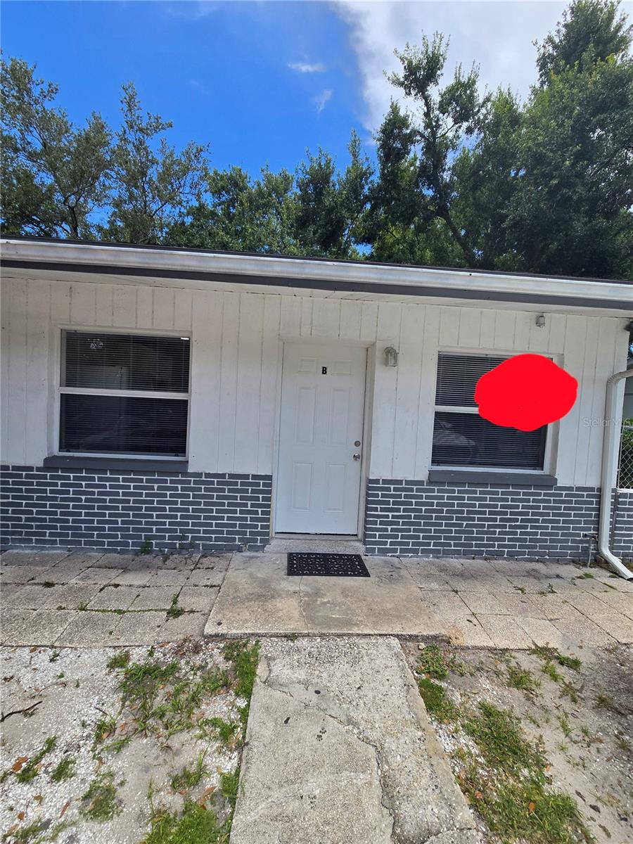 Clearwater, FL — 2-Bedroom, 1-Bath Duplex with Patio, 2-Car Parking & Laundry Room
This middle-sized duplex comprises a comfortable two-bedroom, one-bath layout—ideal for roommates or a small family. The property includes a dedicated laundry room, a back patio for outdoor living, and two parking spaces assigned.
Two well-sized bedrooms, each offering a closet and enough space for queen-sized beds.
Single full bathroom serving both bedrooms, featuring modest fixtures in a clean, tiled setting.
A living/dining combo with open flow, typically featuring ceramic tile flooring and neutral paint throughout.
Modest kitchen, with updated cabinetry, granite countertops, and updated appliances with gas stove
A dedicated laundry room, provides convenience and added storage—separate from living space. A private or semi-private outdoor patio, perfect for morning coffee, grilling, or lending green space.
Two car parking spots assigned— paved pad. Accessible and secure.
Many units have received recent upgrades, including new HVAC, roof, and water heater as early as 2015–2023.
Interiors include new flooring, fresh paint, and updated fixtures like faucets, blinds, fans, and lighting
Situated in Clearwater, FL, this duplex-type unit provides easy access to local shops, dining, recreation, and is roughly 5–15?minutes from Clearwater Beach and nearby amenities.
