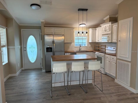 653 Los Altos, North Port, FL 34287