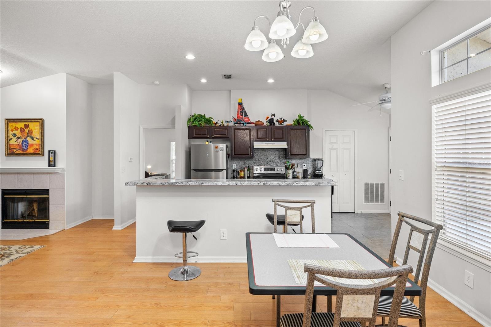 DRAYTON PLACE UNIT ONE B - Residential