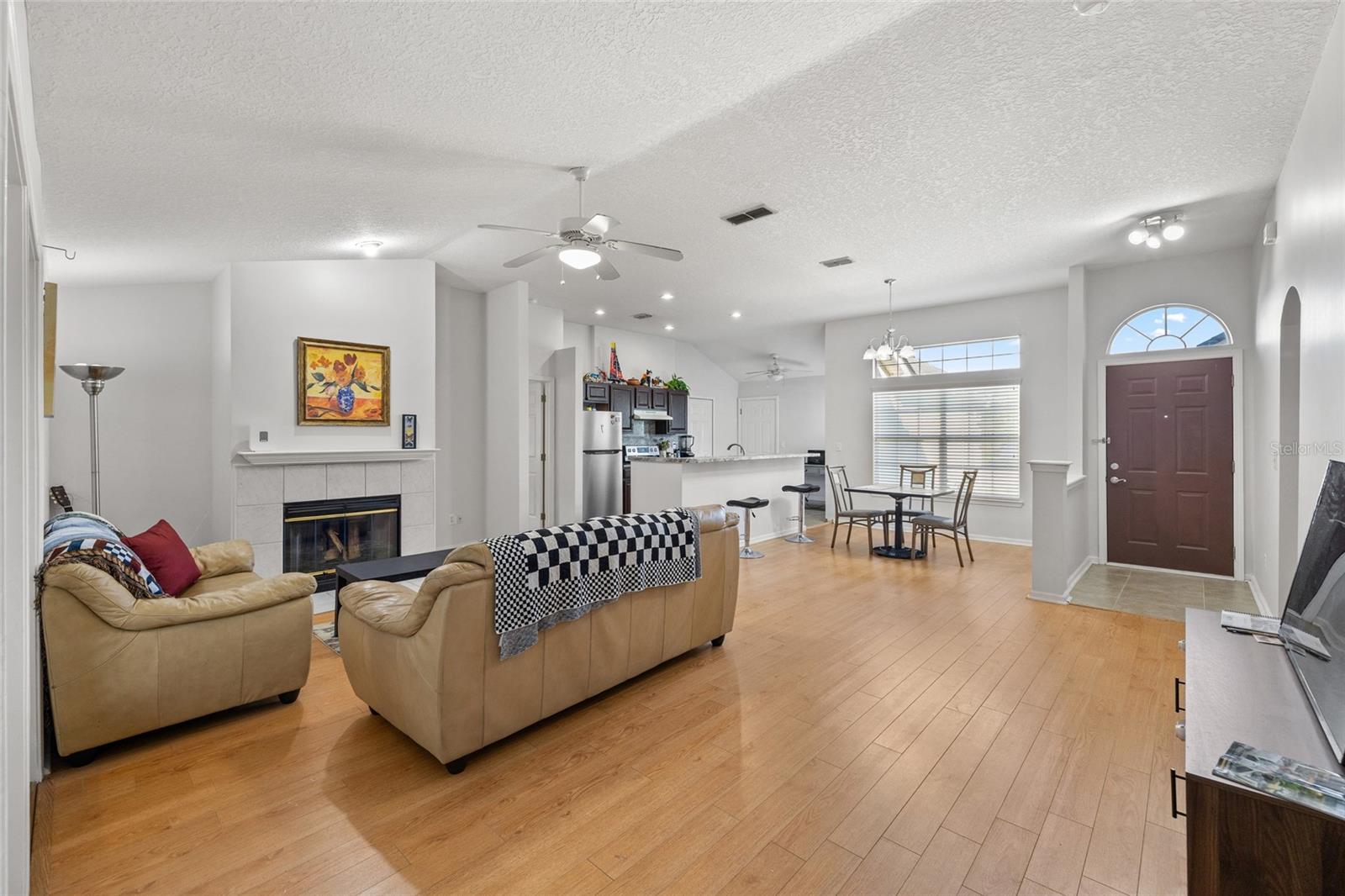 DRAYTON PLACE UNIT ONE B - Residential