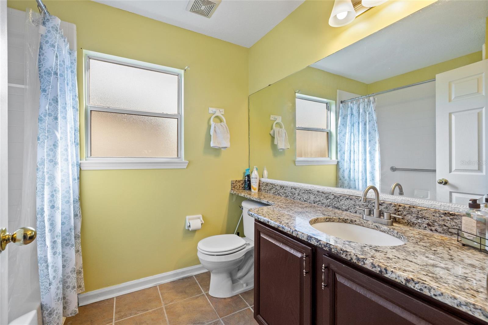 DRAYTON PLACE UNIT ONE B - Residential