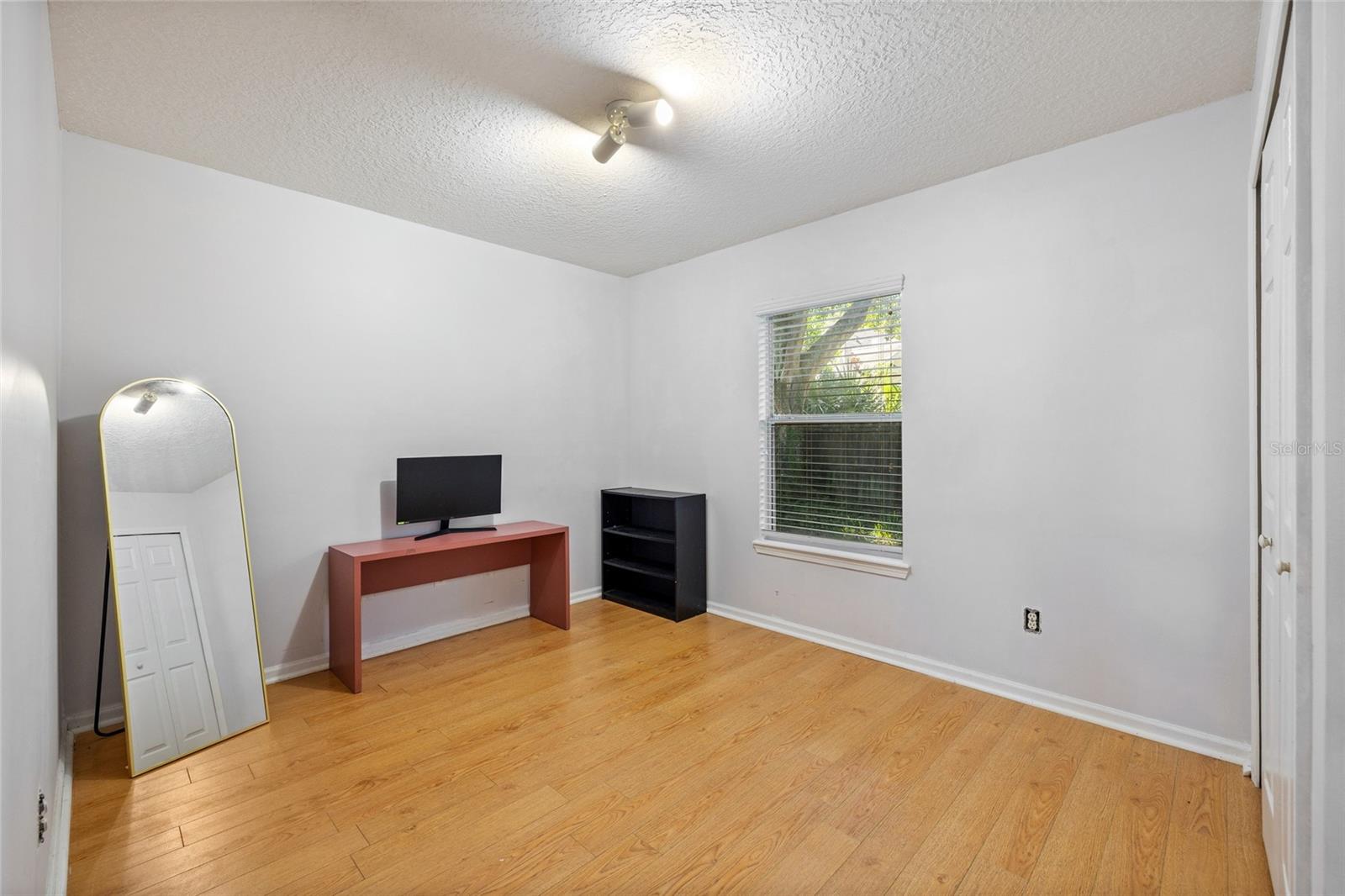 DRAYTON PLACE UNIT ONE B - Residential