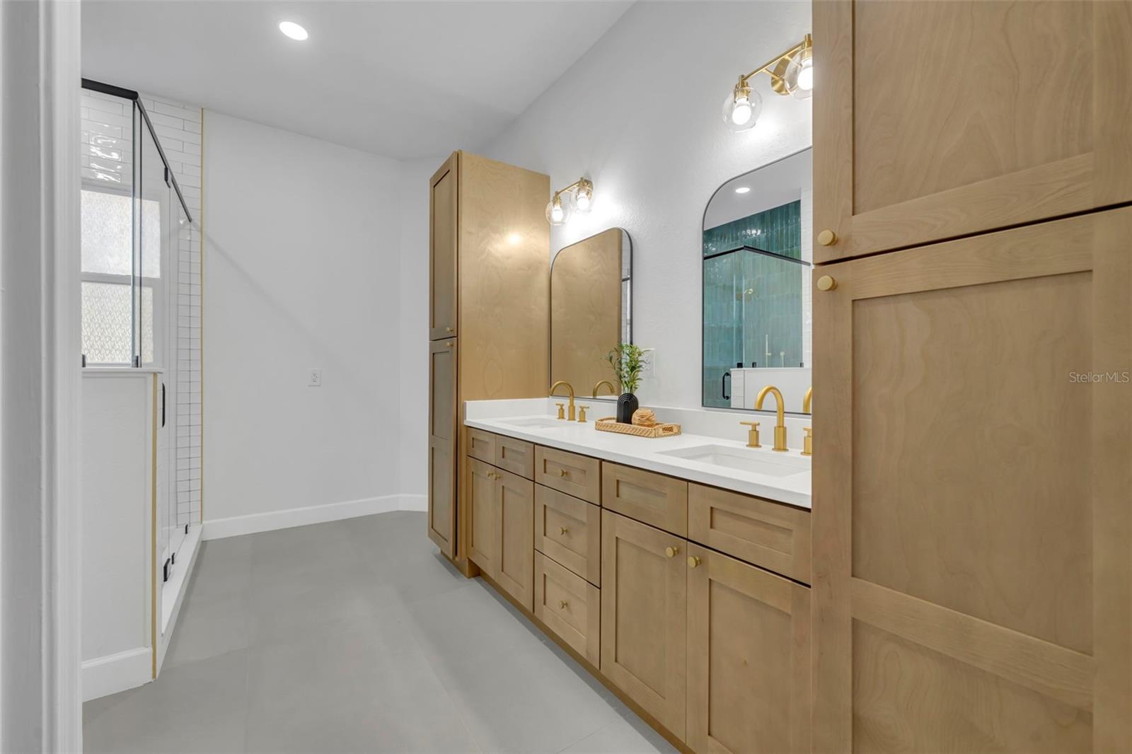 CYPRESS ISLE - Residential