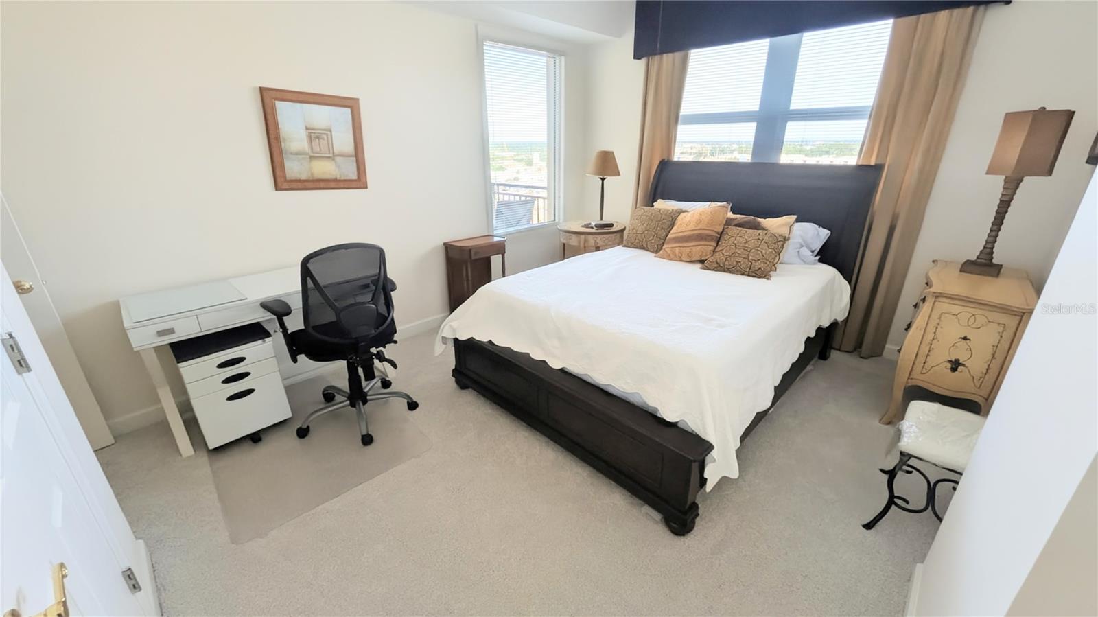 RENAISSANCE 1 - Residential Lease