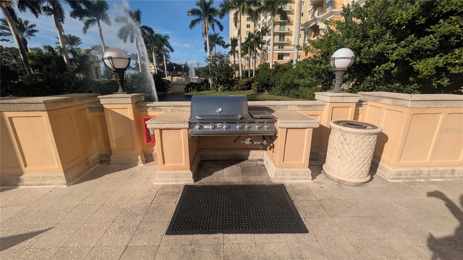 RENAISSANCE 1 - Residential Lease