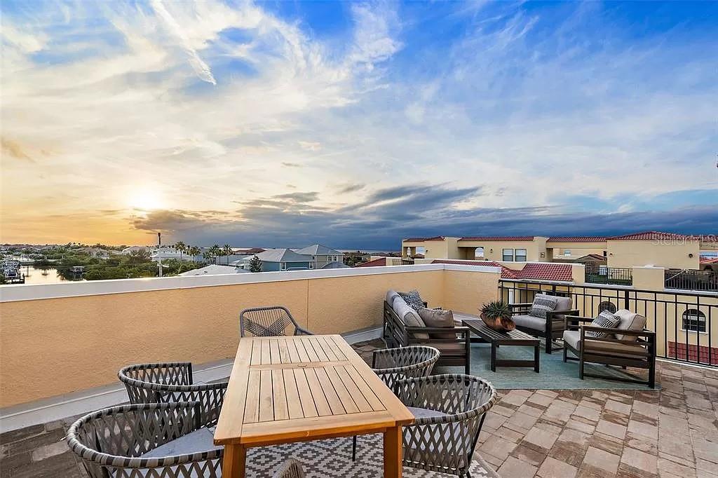 BRISA DEL MAR TWNHMS - Residential Lease