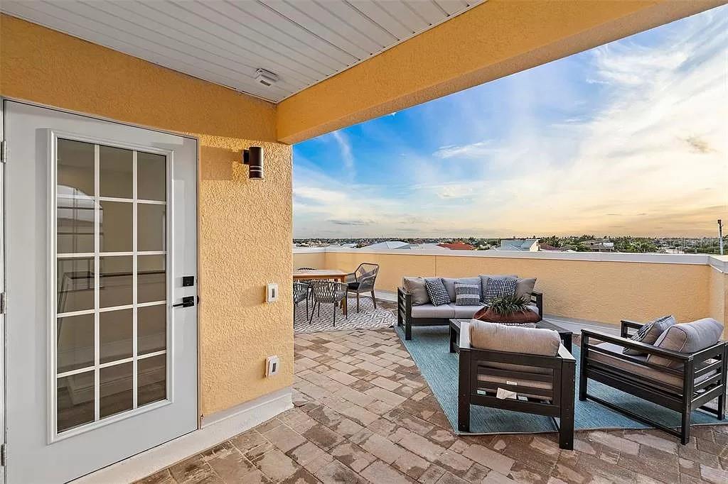 BRISA DEL MAR TWNHMS - Residential Lease