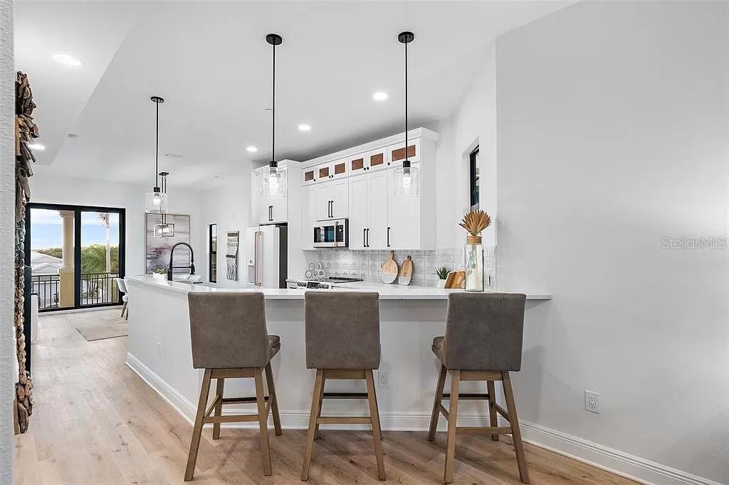 BRISA DEL MAR TWNHMS - Residential Lease