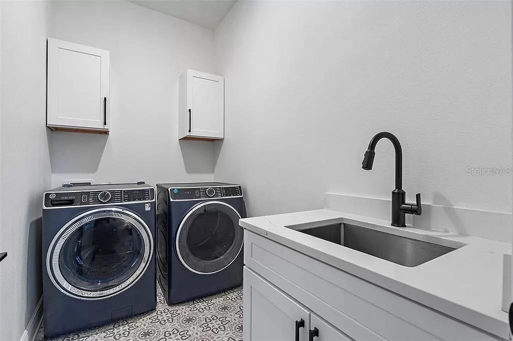 BRISA DEL MAR TWNHMS - Residential Lease