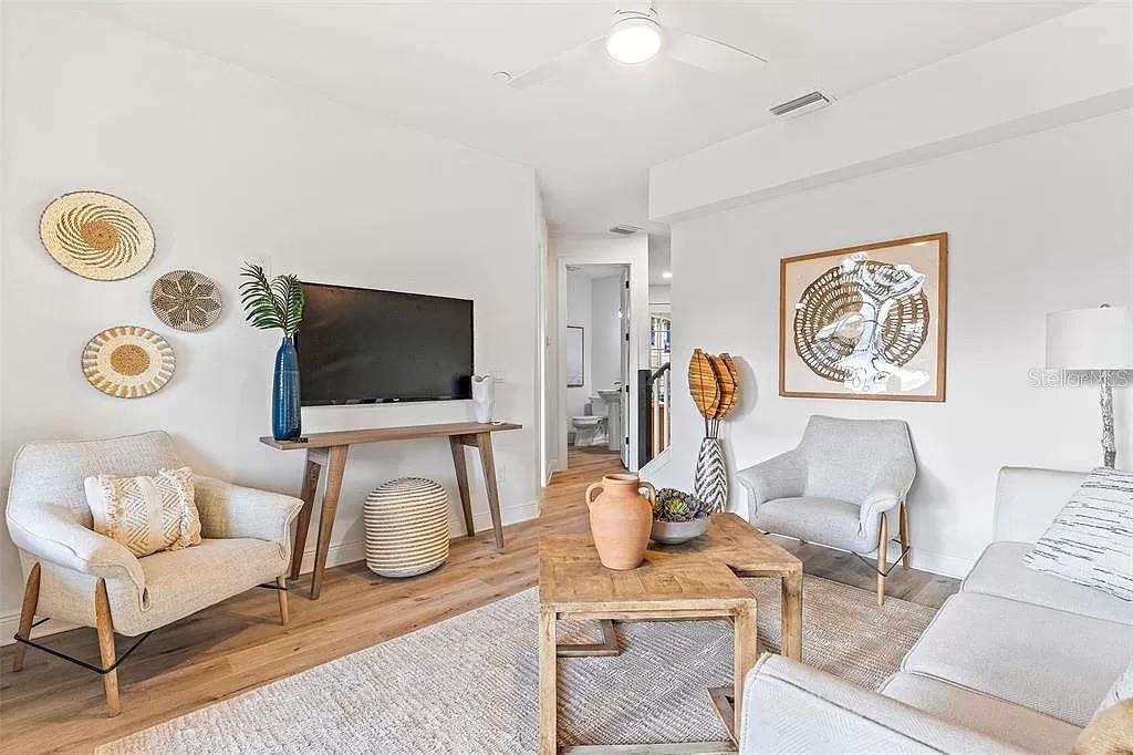 BRISA DEL MAR TWNHMS - Residential Lease