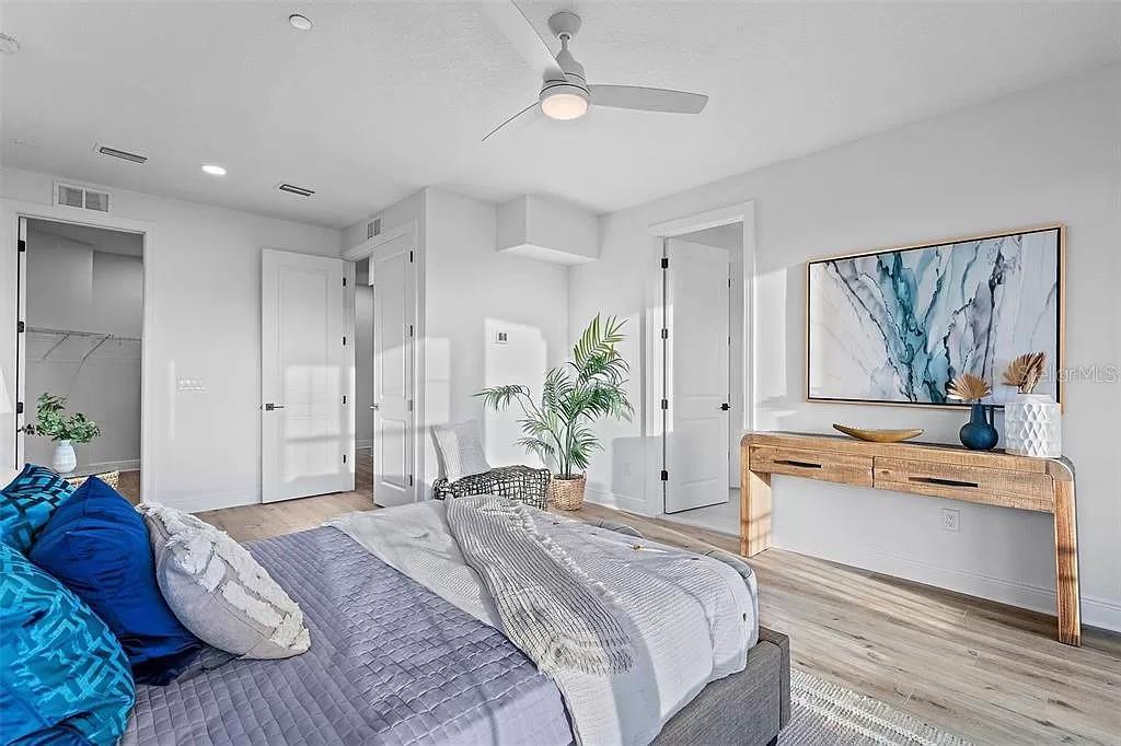 BRISA DEL MAR TWNHMS - Residential Lease