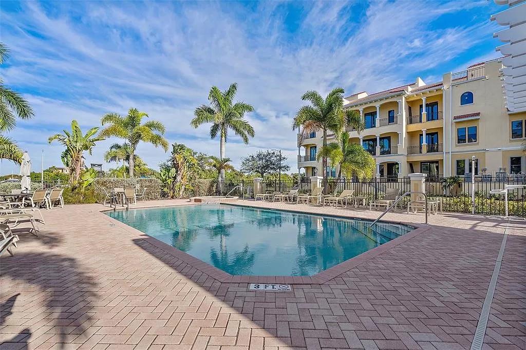 BRISA DEL MAR TWNHMS - Residential Lease